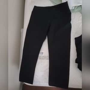 NWOT Fabletics Classic Black Capri Leggings